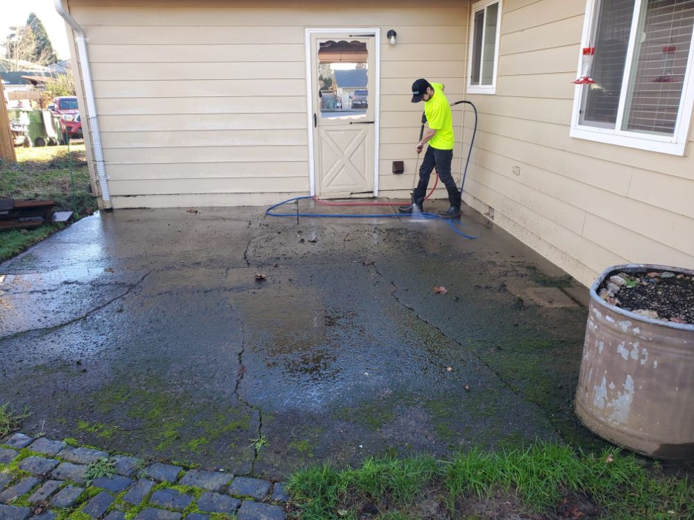 Driveway patio rock cleaning in newberg or